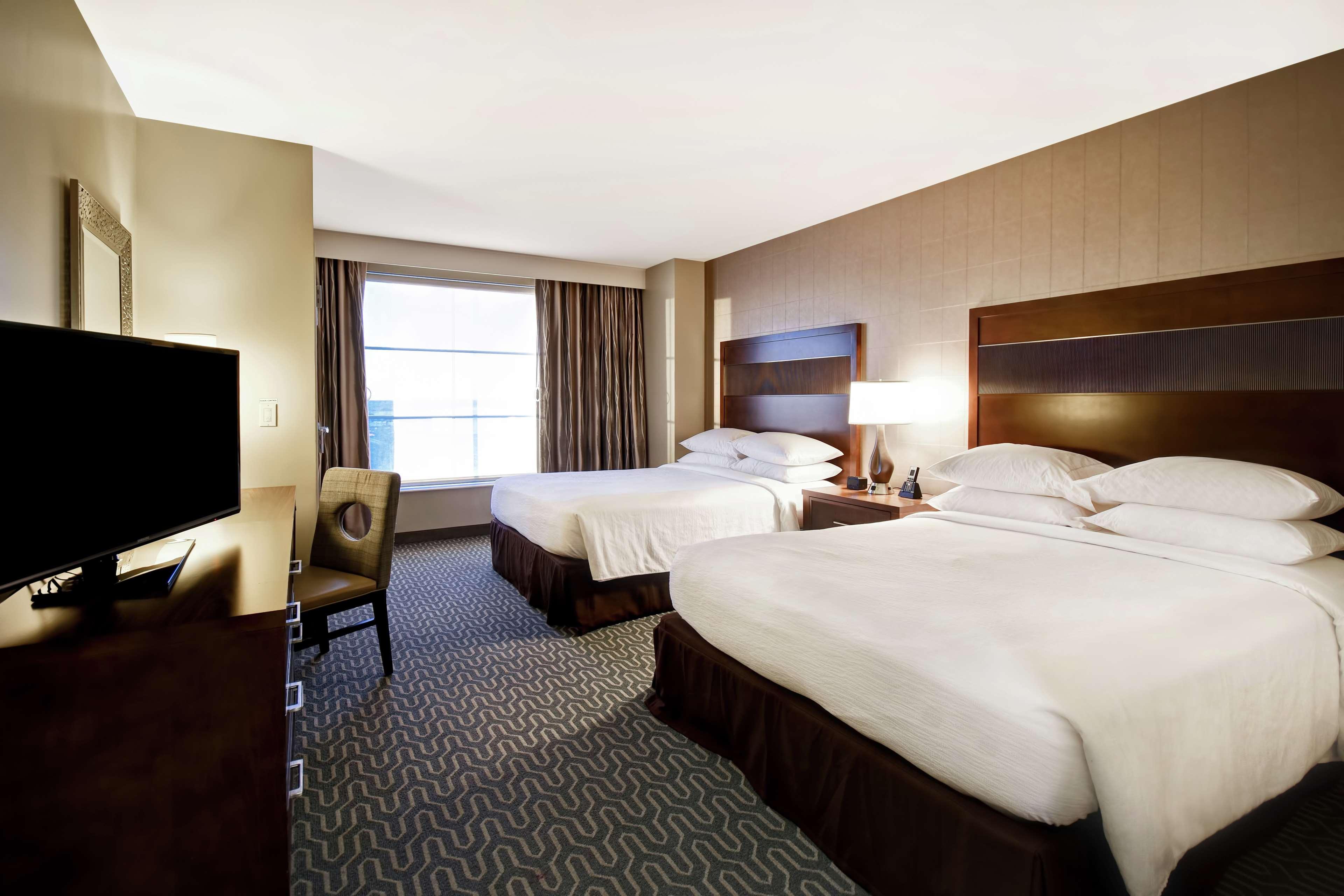 Embassy Suites Springfield Ngoại thất bức ảnh