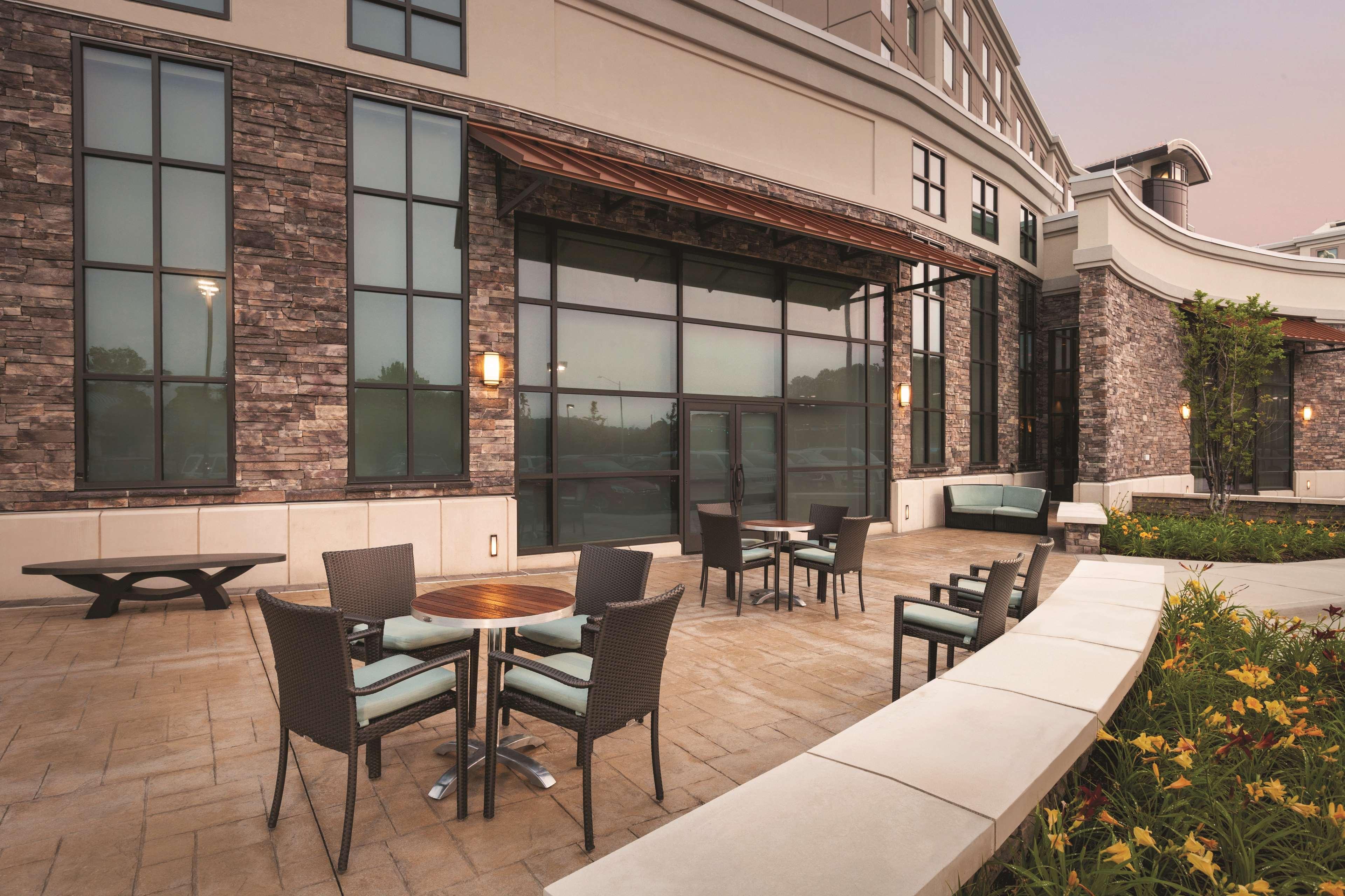 Embassy Suites Springfield Ngoại thất bức ảnh