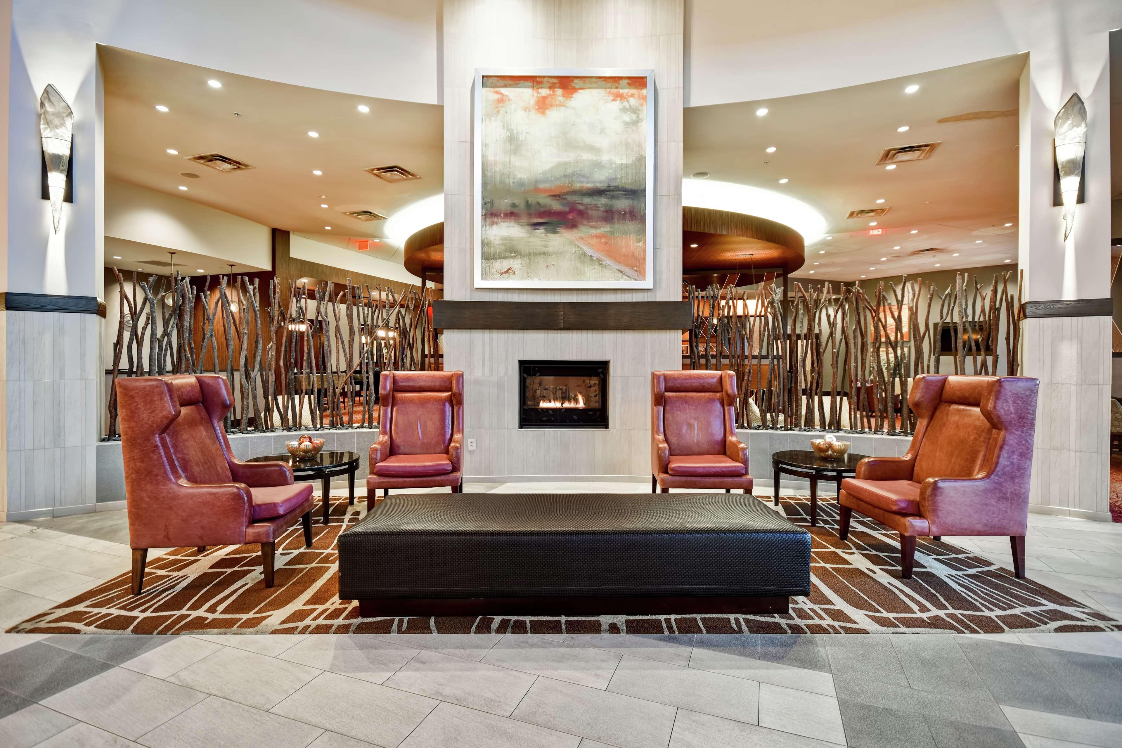 Embassy Suites Springfield Ngoại thất bức ảnh