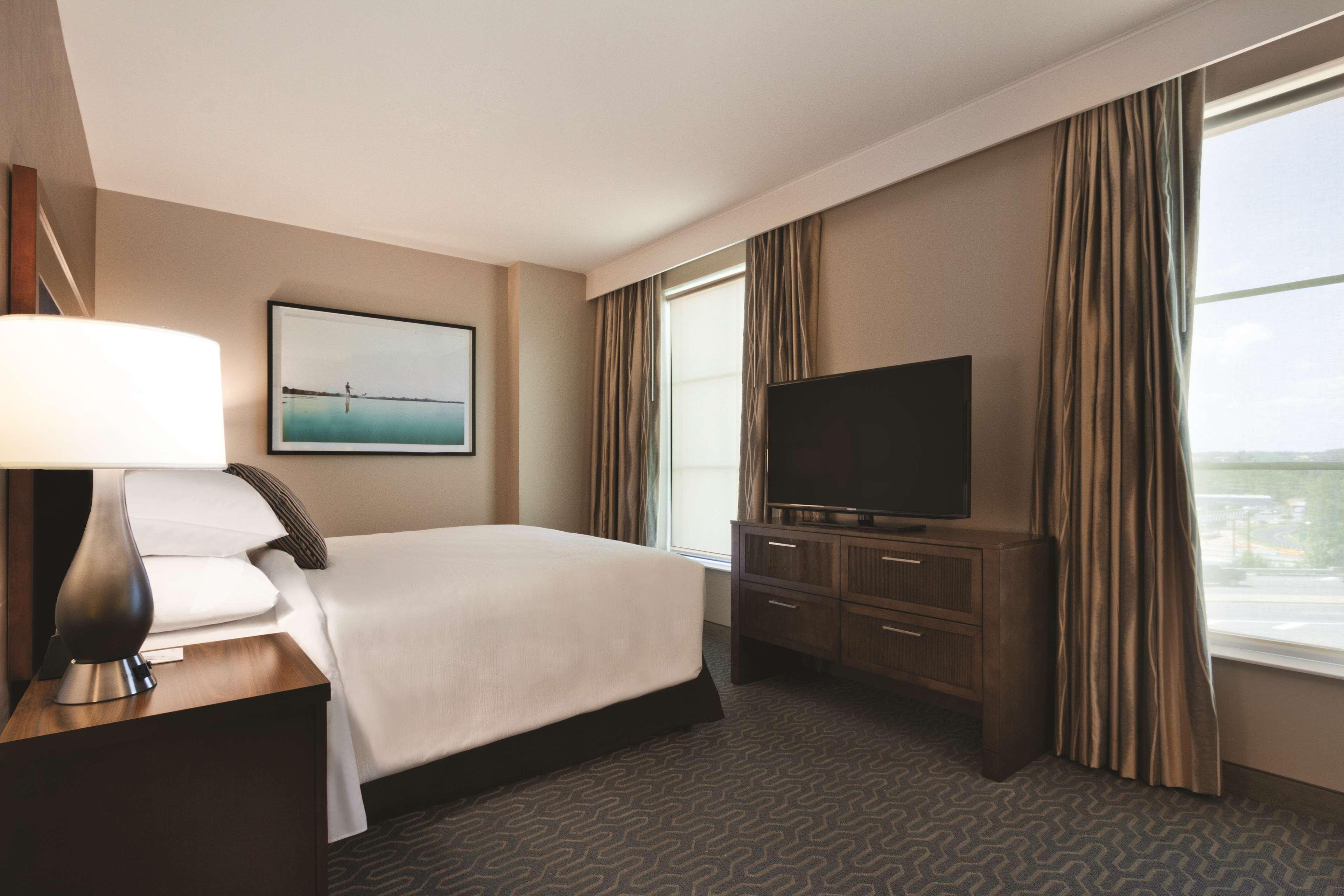 Embassy Suites Springfield Ngoại thất bức ảnh