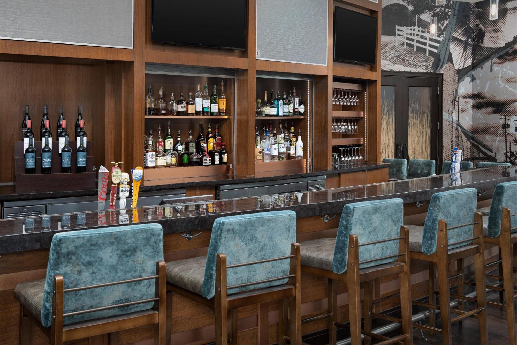 Embassy Suites Springfield Ngoại thất bức ảnh