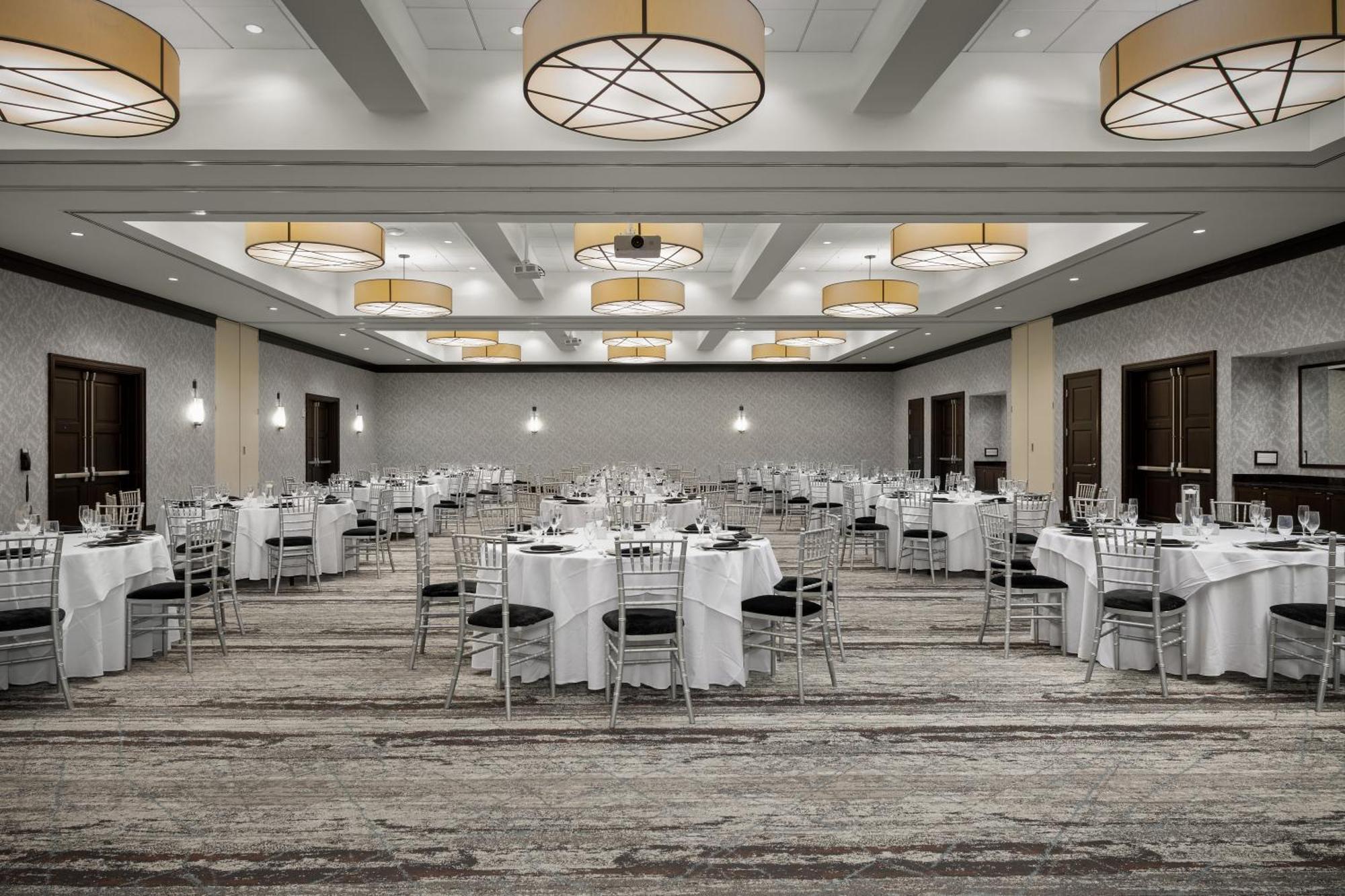 Embassy Suites Springfield Ngoại thất bức ảnh