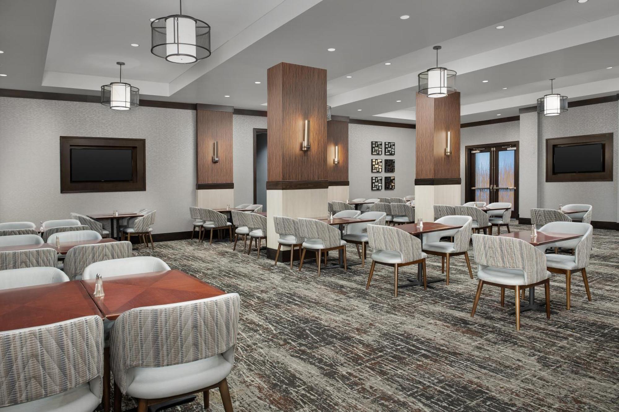 Embassy Suites Springfield Ngoại thất bức ảnh