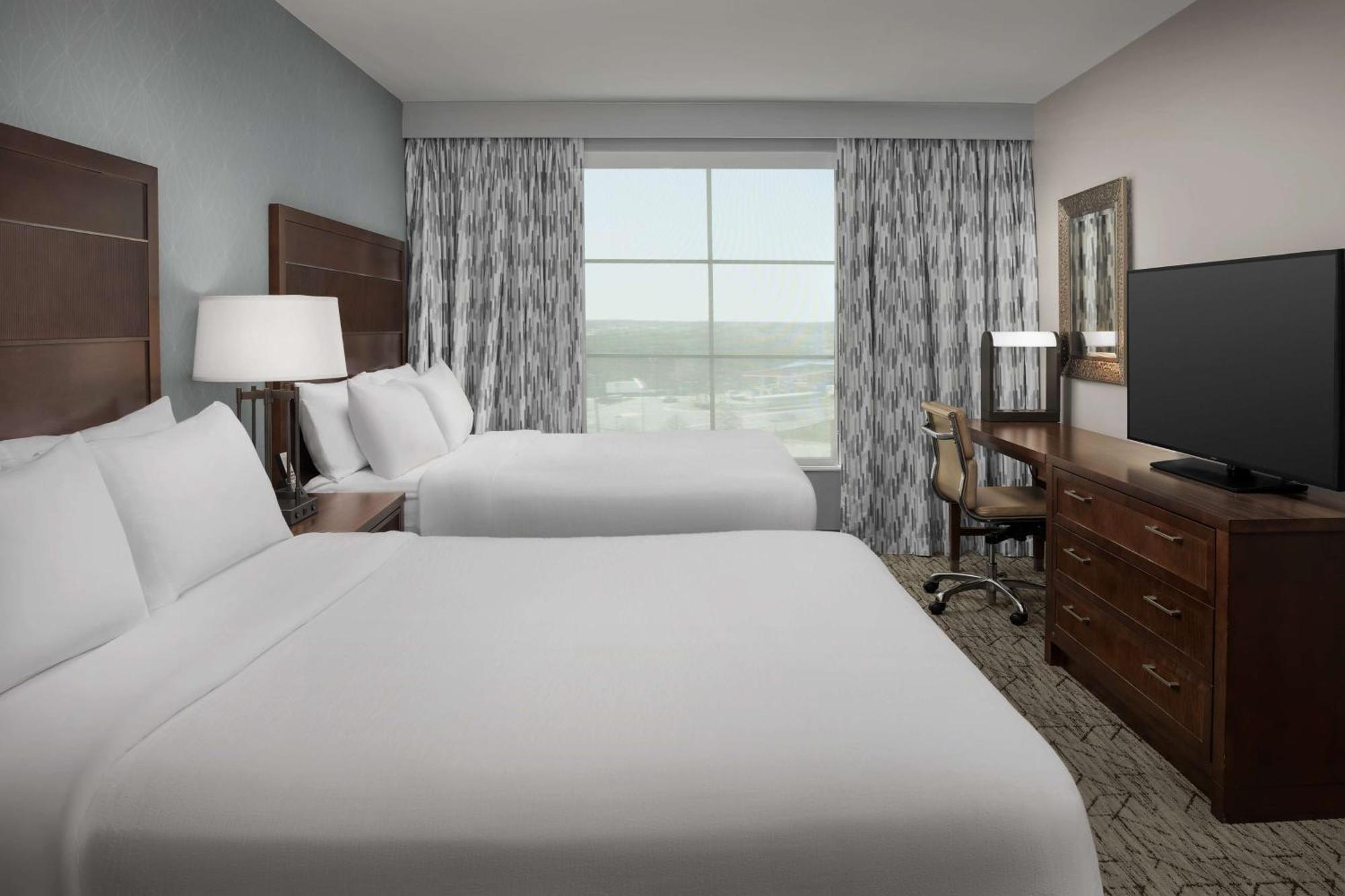 Embassy Suites Springfield Ngoại thất bức ảnh