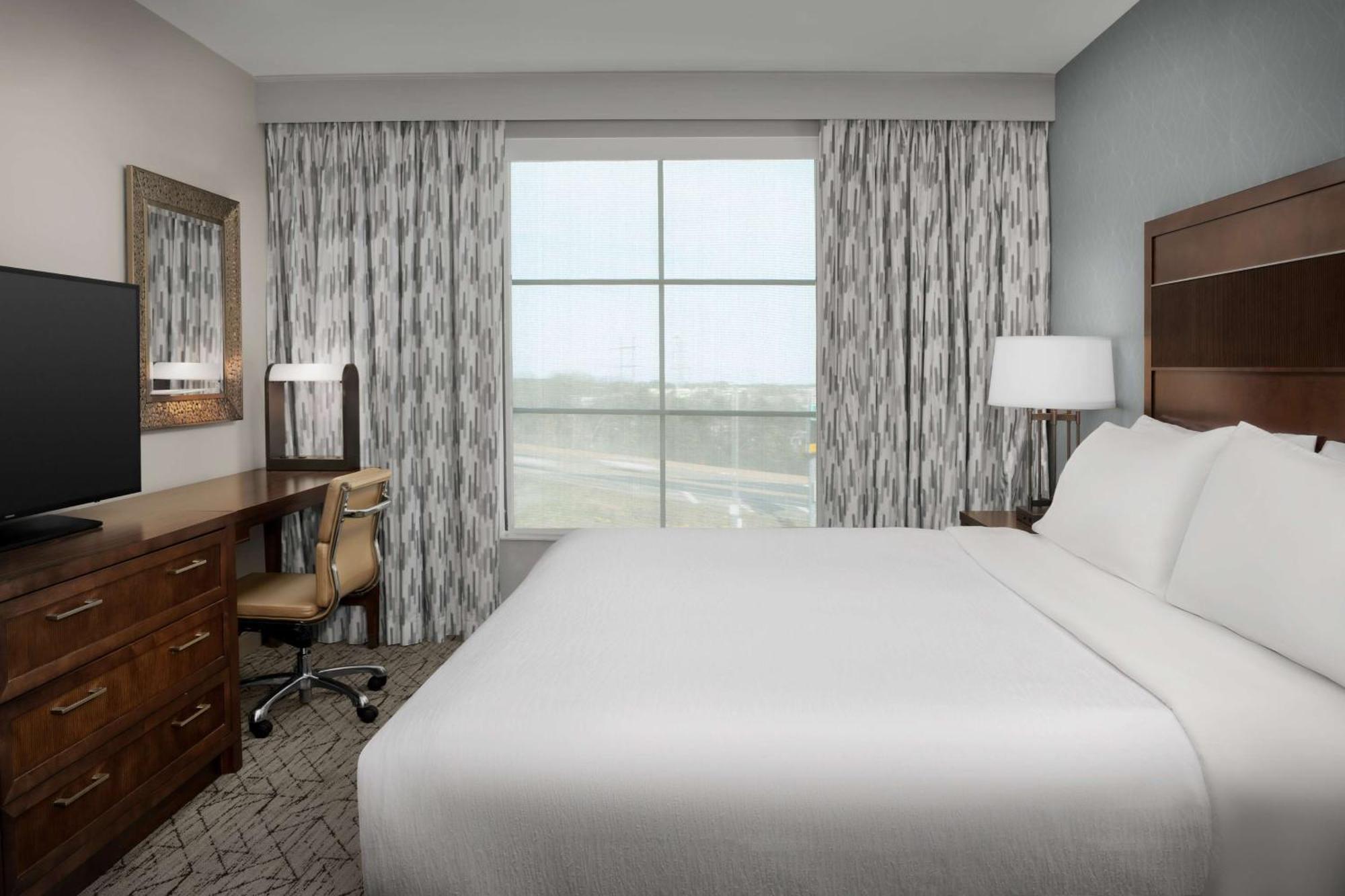 Embassy Suites Springfield Ngoại thất bức ảnh